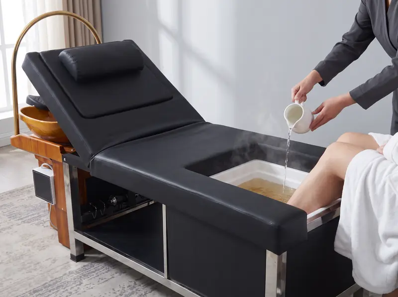 La Complète en position bain de pieds, dossier relevé